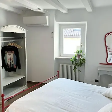 Castel Montorio - Camera Tripla Con Bagno In Casa Condivisa * Vérone